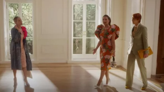 Max Mara Green Blaz­er Jack­et worn by Miranda Hobbes (Cynthia Nixon) as seen in And Just Like That… (S02E09)