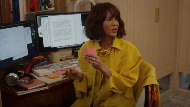Sonia Petroff Lob­ster Brooch worn by Lisa Todd Wexley (Nicole Ari Parker) as seen in And Just Like That… (S02E09)