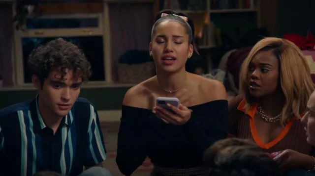 Abercrombie & Fitch Off the Shoulder Sweater worn by Gina (Sofia Wylie) as seen in High School Musical: The Musical: The Series (S04E02)