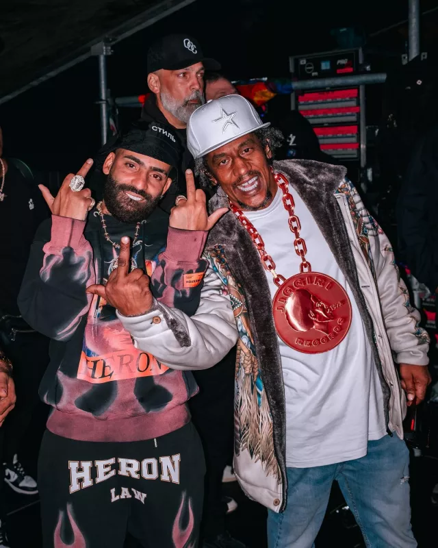 Heron Preston Black CTNMB Bucket Hat porté par Arcángel sur le compte Instagram @arcangel