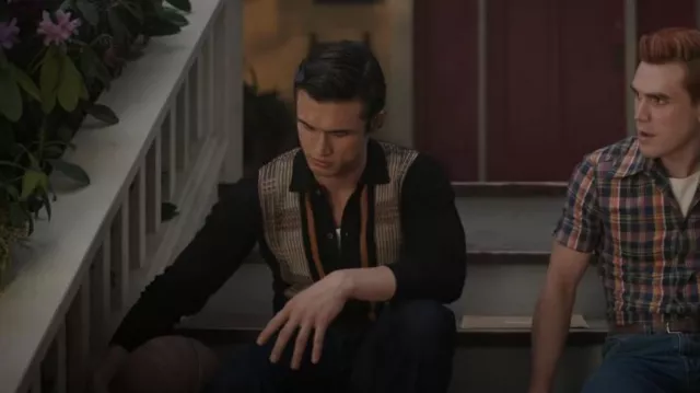 King & Tuckfield Knitted Cardigan usado por Reggie Mantle (Charles Melton) como se ve en Riverdale (S07E19)