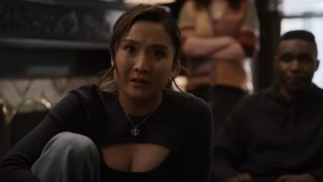 Hellomolly Sev­en Sis­ters Crop Black worn by Kimber (Ashley Park) as seen in Only Murders in the Building (S03E04)