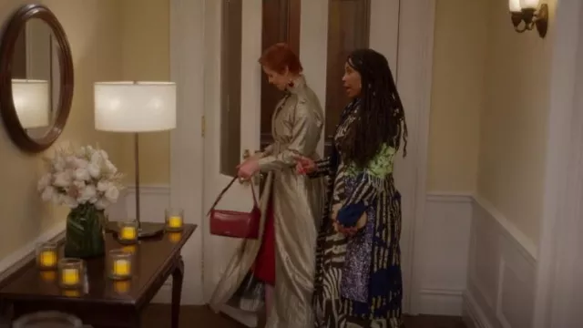 Lisa Folawiyo Batkara Manteau superposé porté par le Dr Nya Wallace (Karen Pittman) comme on le voit dans And Just Like That... (S02E11)
