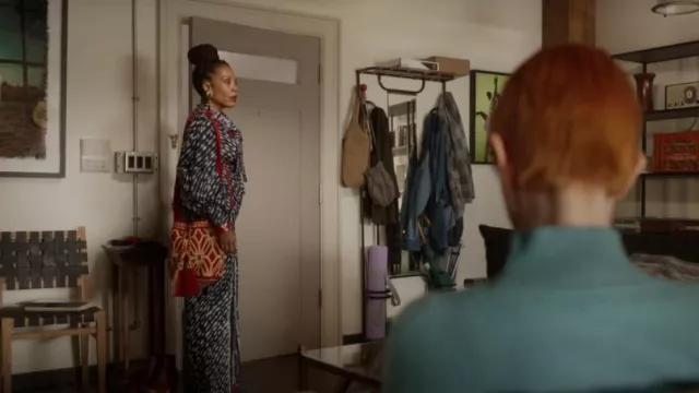 Majayura Medium Bag usado por la Dra. Nya Wallace (Karen Pittman) como se ve en And Just Like That... (S02E11)
