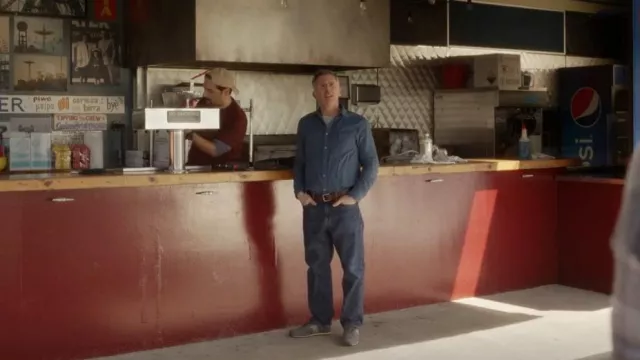 Saucony Jazz 81 porté par Steve Brady (David Eigenberg) comme on le voit dans And Just Like That... (S02E11)