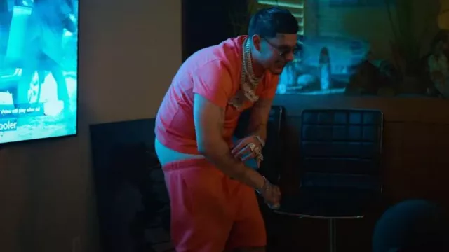 Fear of God Coral Orange Sweatshorts portés par Deebaby dans Star Shootin / Essentials (VIDÉO OFFICIELLE)