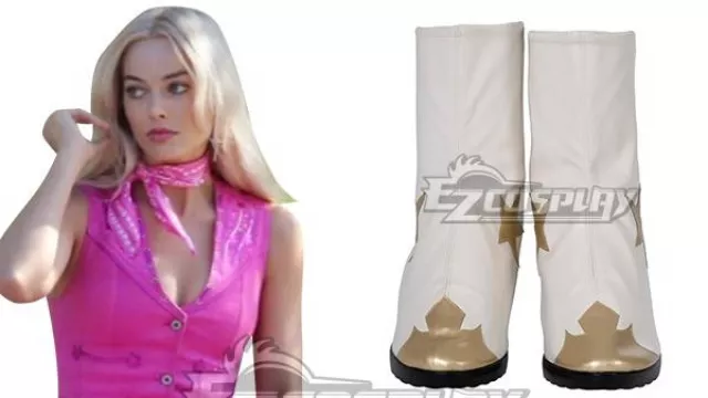 La réplique des bottes de cowboy à étoiles portées par Barbie (Margot Robbie) dans le film Barbie