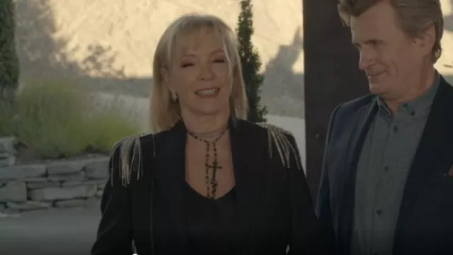 Siyona Couture Tuxe­do Blaz­er worn by Daisy (Rebecca Gibney) as seen in Under the Vines (S02E04)