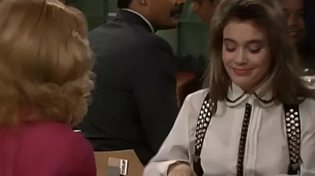 Eyeshadow used by Samantha Micelli (Alyssa Milano) in Who's the Boss? (S05E06)