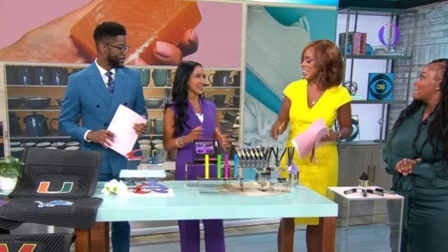 Traje largo de cinturón de mango usado por Elizabeth Werner visto en CBS Mornings el 7 de septiembre de 2023