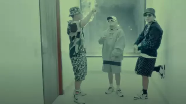 Gucci White Web In­ter­lock­ing-G Socks worn by Blessd in BLESSD ❌ RYAN CASTRO | OJITOS ROJOS REMIX (VIAJE 3)