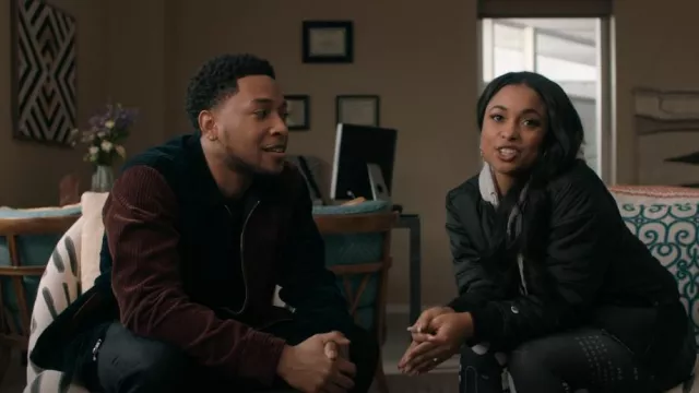 Stussy Mix Up Cord Jacket usada por Emmett Washington (Jacob Latimore) como se ve en The Chi (S03E10)