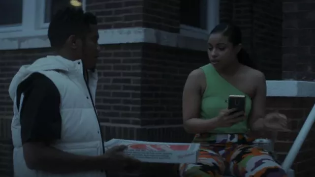 Kkco One-Shoulder Rib Tank usado por Tiffany (Hannaha Hall) en The Chi (S04E10)