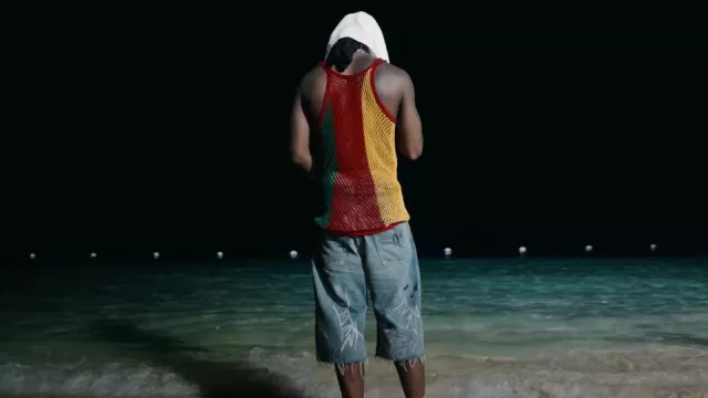 Balenciaga Blue Graffiti Print Denim Shorts porté par Burna Boy dans Talibans II avec Byron Messia (Official Music Video)