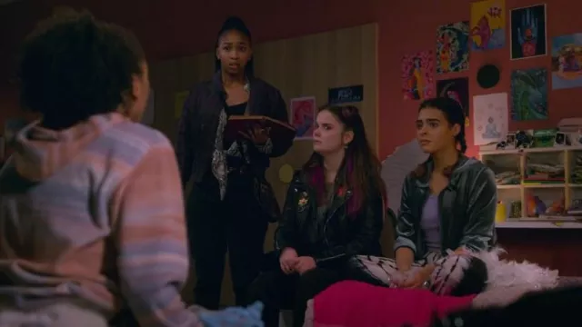 Mes Demoiselles Pants worn by Simone Souter (Margherita Barbieri) as seen in Spellbound (S01E07)