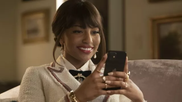 Gossip Girl Outfits: Pearl earrings worn by Monet de Haan (Savannah Lee Smith) in season 2, Episode 1 of the TV series