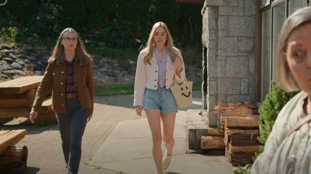 Converse Chuck Taylor All Star 70 Ox in Parchment worn by Lizzie (Sarah Dugdale) as seen in Virgin River (S05E04)