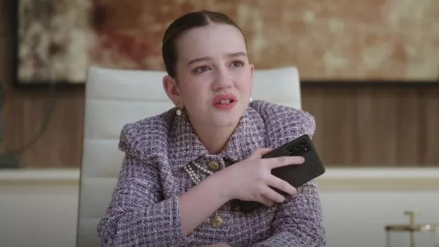 Tory Burch Kira Pearl Drop Boucle d’oreille portée par Prada Lamonca (Anna Mae Quinn) comme on le voit dans Killing It (S02E07)