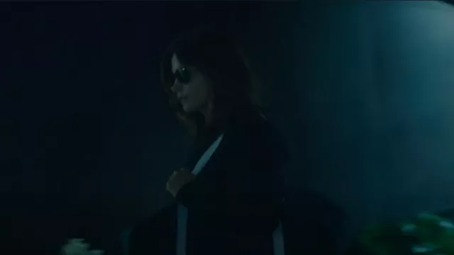 Gafas de sol Ray Ban Wayfarer usadas por Liv Taylor (Jenna Coleman) como se ve en Wilderness (S01E04)