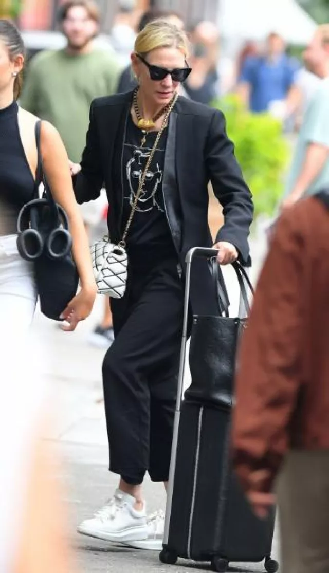Louis Vuitton Onthego GM Bag worn by Cate Blanchett in New York City on August 26, 2023