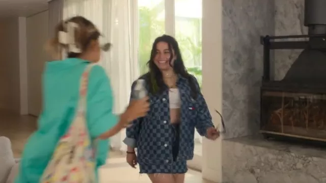 Tommy Hilfiger Checker­board Mi­ni Den­im Skirt worn by Summer Torres (Sky Katz) as seen in Surviving Summer (S02E04)