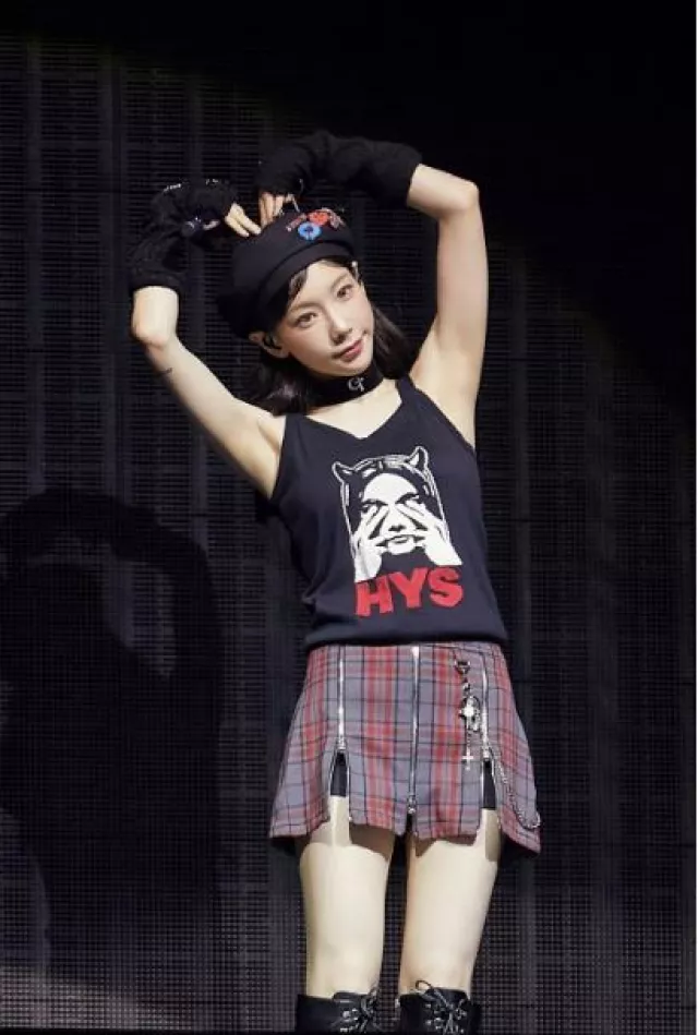 Clut Studio Punk Pin Button Beret worn by Taeyeon at Odd of Love Concert: Singapore Post on August 19, 2023
