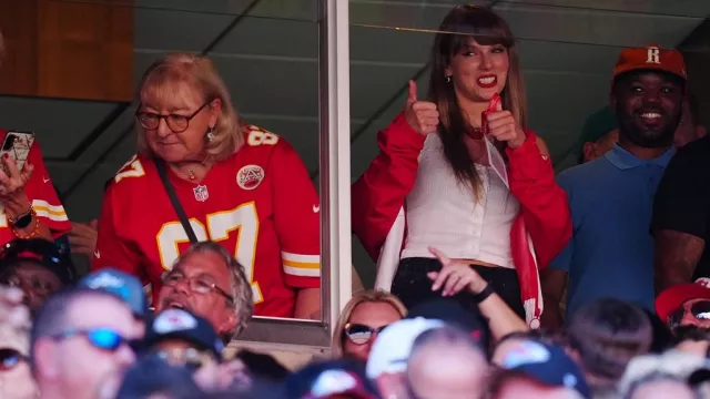 Chiefs Jacket in red worn by Taylor Swift for Kansas City Chiefs NFL Game on September 24, 2023