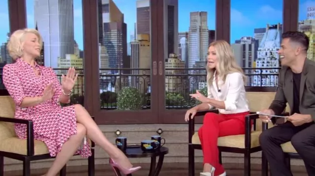 Gianvito Rossi Paris 100 Pumps worn by Kelly Ripa as seen in LIVE with Kelly and Mark on September 27, 2023