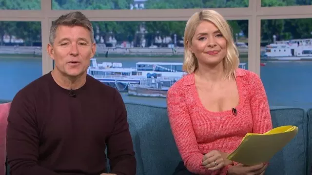 Nobody's Child Pink Scoop Neck Collar Knitted Top worn by Holly Willoughby as seen in This Morning on September 27, 2023