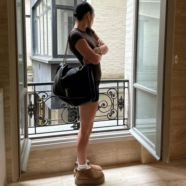 Saint Laurent Jamie 4.3 in Lambskin worn by Dixie D'Amelio on her Instagram post on September 29, 2023