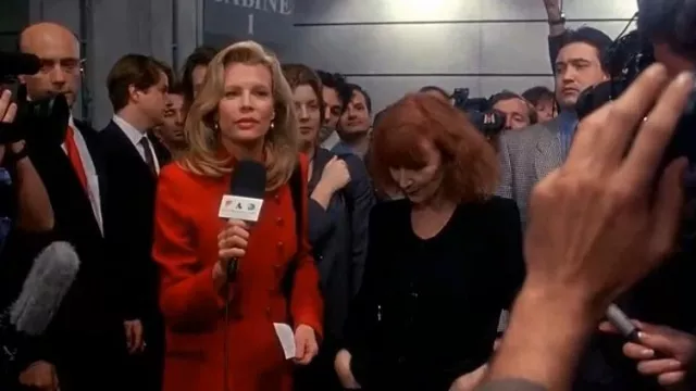 Boucles d’oreilles portées par Kitty Potter (Kim Basinger) en prêt-à-porter