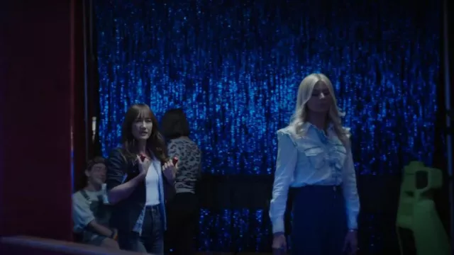 Alice + Olivia Hanno Camisa usada por Amy (Eliza Coupe) como se ve en Pivoting (S01E04)