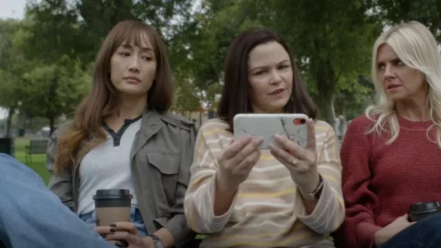 J. Crew Cash­mere Roll­neck™ Sweater worn by Jodie (Ginnifer Goodwin) as seen in Pivoting (S01E05)