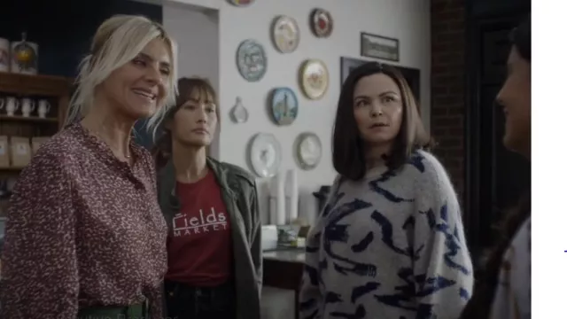 Remain Birger Christensen Brushstroke Knit Cropped Sweater worn by Jodie (Ginnifer Goodwin) as seen in Pivoting (S01E05)