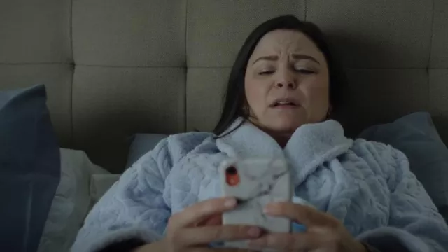 Recover White Mar­ble Iphone X Case used by Jodie (Ginnifer Goodwin) as seen in Pivoting (S01E05)
