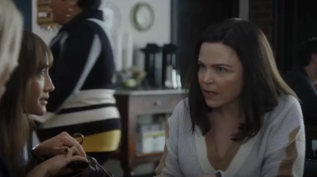 Reiss Co­ra Grey Crick­et Jumper worn by Jodie (Ginnifer Goodwin) as seen in Pivoting (S01E05)