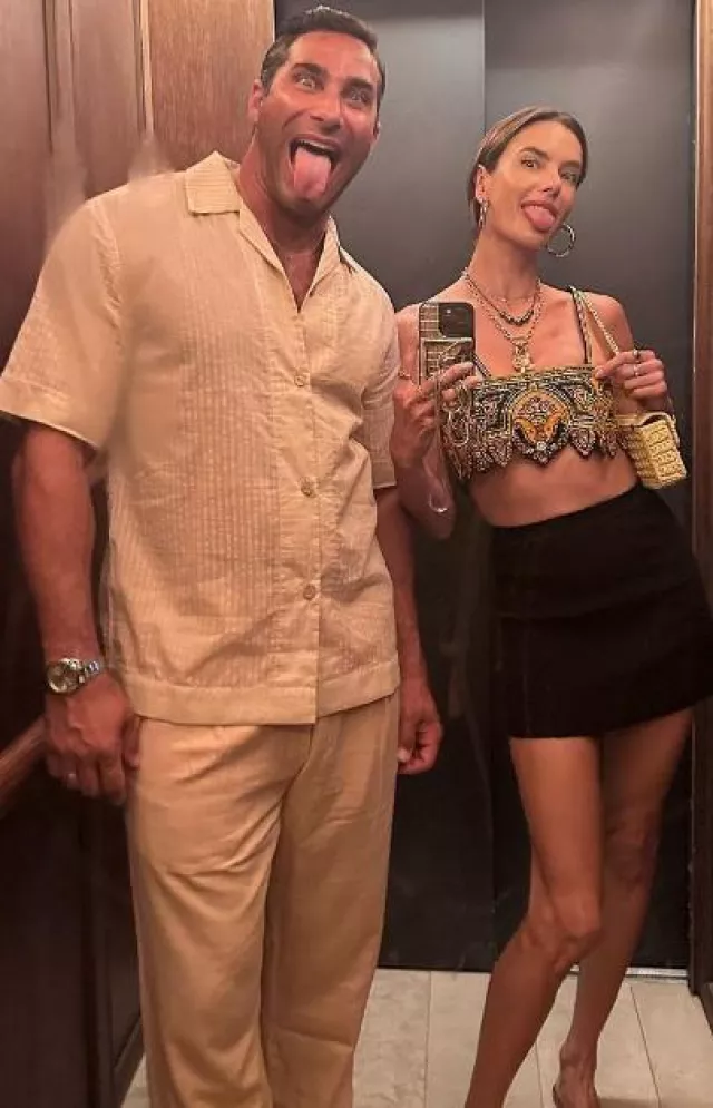 Celine Chain Shoulder Bag Triomphe in Raffia worn by Alessandra Ambrosio on her  Instagram on August 7, 2023