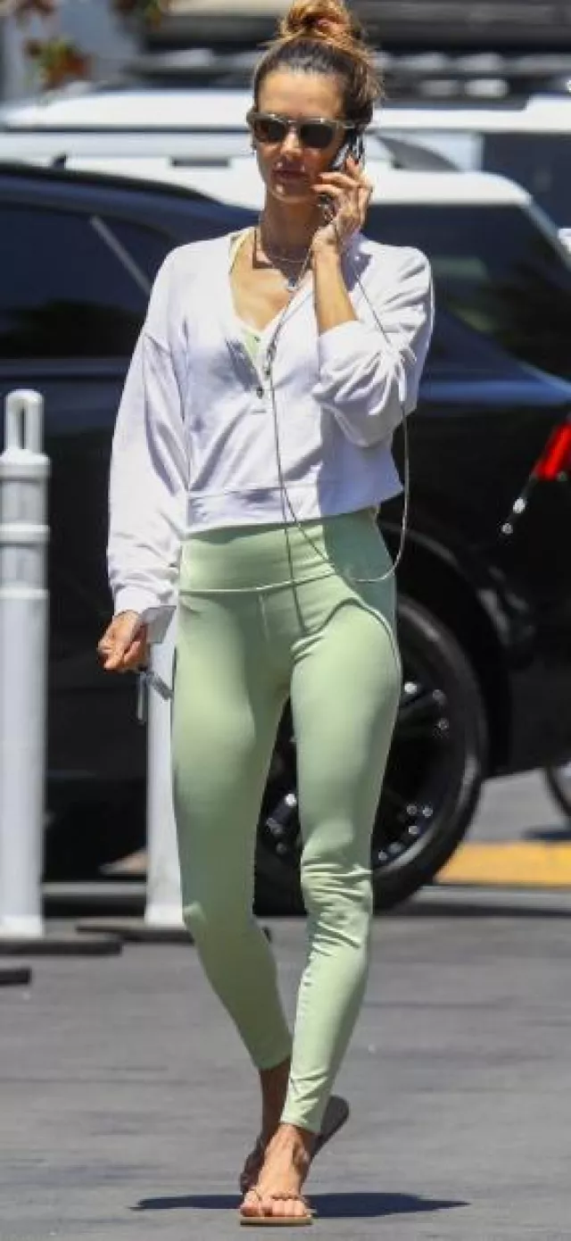 Tkees Nudes Flip Flops in Cocobutter worn by Alessandra Ambrosio in Brentwood on August 6, 2023