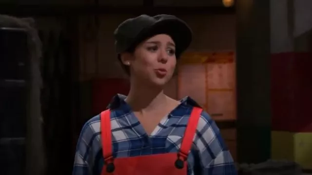 Earrings worn by Phoebe Thunderman (Kira Kosarin) in The Thundermans  (Season 4 Episode 4)