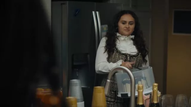 Devinez Mikaela Tweed Minirobe sans manches portée par Annabelle Peters (Mary-Charles Jones) vue dans Naomi (S01E08)