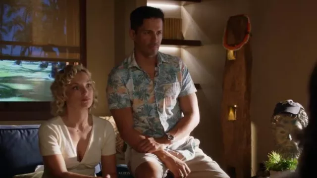 Faherty Breeze Print­ed Hemp-Blend Shirt worn by Thomas Magnum (Jay Hernandez) as seen in Magnum P.I. (S05E12)