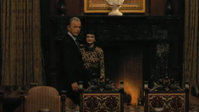 Versace Animal Printed Viscose Blend Jersey Sweater worn by Juno (Ruth Codd) as seen in The Fall of the House of Usher (S01E01)