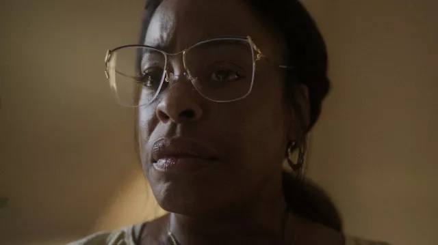 Oversize eyeglasses worn by Glenda Cleveland (Niecy Nash) as seen in Dahmer - Monster: The Jeffrey Dahmer Story Outfits (Season 1)