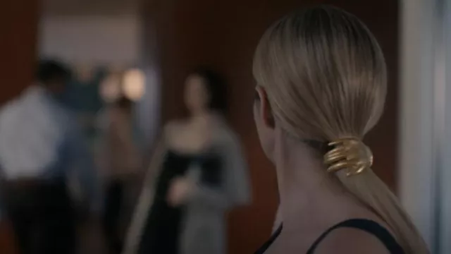 Epona Valley Le Hand Barrette worn by Madison Montgomery (Emma Roberts) as seen in American Horror Story (S12E05)