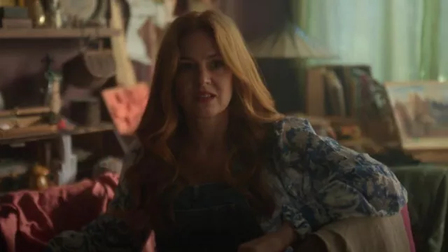 Top Mikayla de terciopelo usado por Mary (Isla Fisher) como se ve en Wolf Like Me (T02E03)