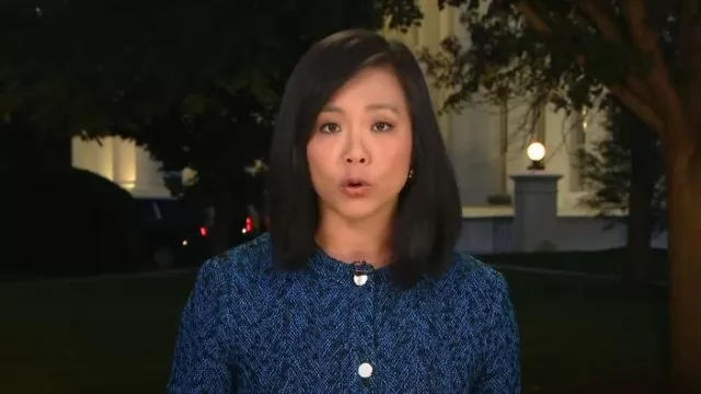 Veste Boss Janoa portée par Weijia Jiang comme on le voit dans CBS Evening News sur Janoa Veste par Boss