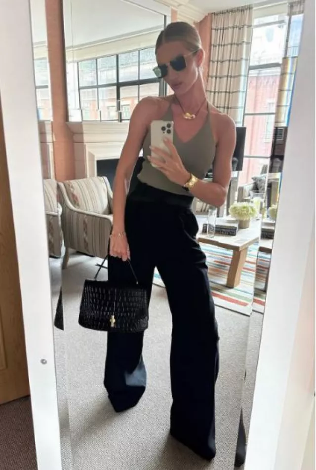 Tiffany & Co. Elsa Peretti Small Bone Cuff in 18K Gold worn by Rosie Huntington-Whiteley on her Instagram post on October 20, 2023