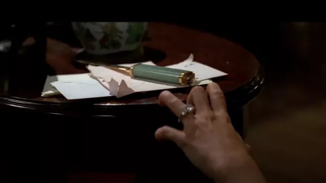 Ring worn by Christy Sullivan (Melora Hardin) in Absolute Power movie