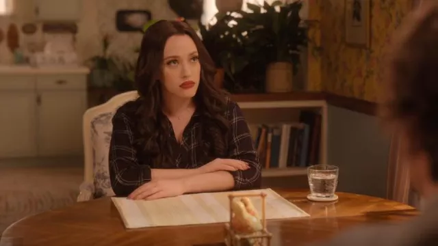 Rails Hunter Button Down in Navy & Snow worn by Jules Wiley (Kat Dennings) as seen in Dollface (S02E03)