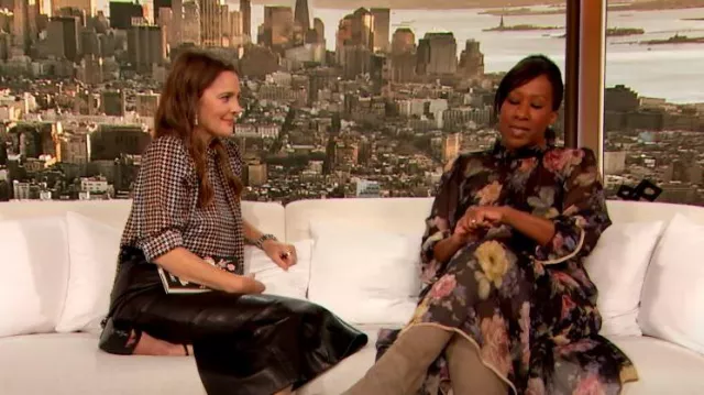 Saint Laurent Sexy Almond Toe Quilted Platform Sandals worn by Drew Barrymore as seen in The Drew Barrymore Show on  October 23, 2023